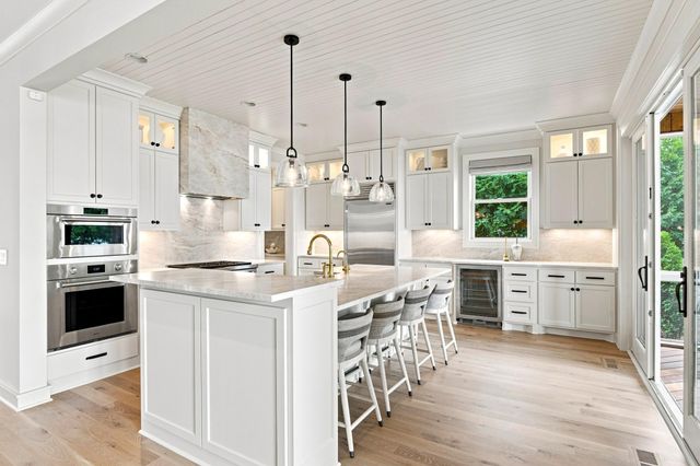 2412 Lafayette Road, Wayzata, MN 55391