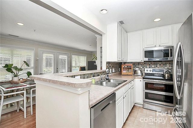 1140 W 1st Street, Charlotte, NC 28202