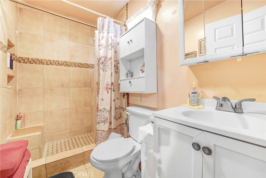 Image 10 of property listing at 2274 E 103rd, Los Angeles, CA 90002