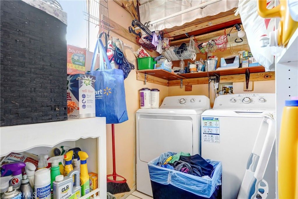Image 13 of property listing at 2274 E 103rd, Los Angeles, CA 90002