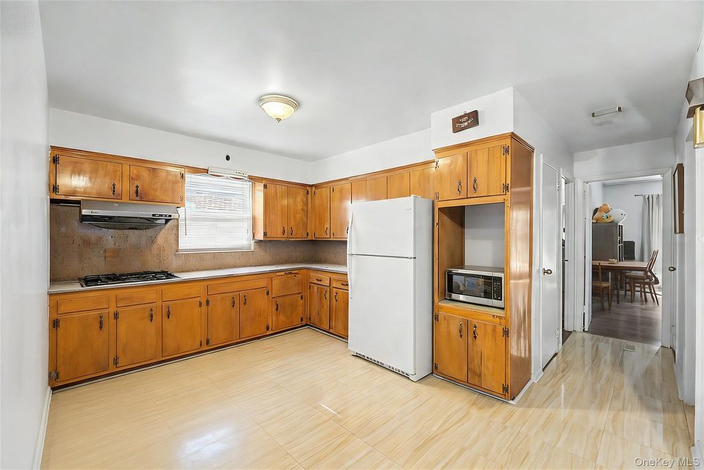3644 170th Street, Flushing, NY 11358 — photo 4