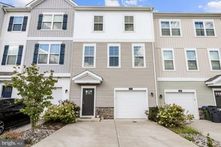 402 HONEYBERRY LN, Fredericksburg, VA 22405