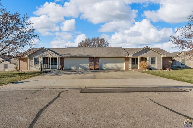 2393 SW Honeysuckle LN, Topeka, KS 66614