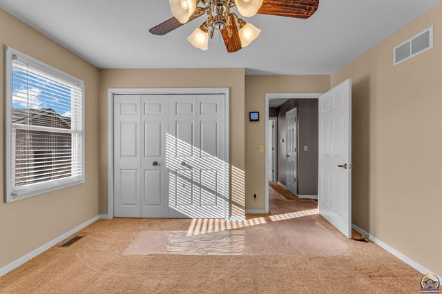 2393 SW Honeysuckle LN, Topeka, KS 66614