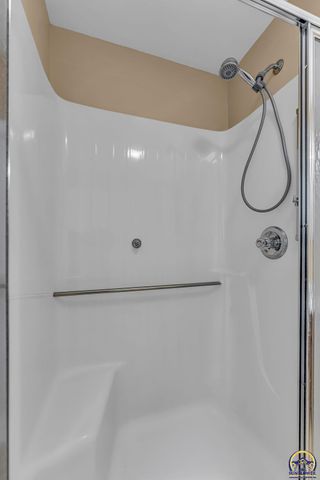 2393 SW Honeysuckle LN, Topeka, KS 66614