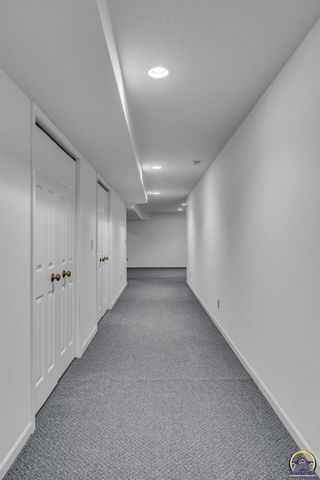 2393 SW Honeysuckle LN, Topeka, KS 66614