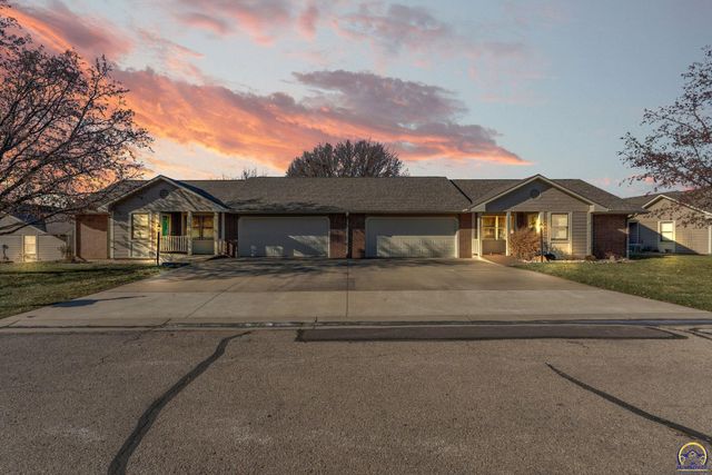 2393 SW Honeysuckle LN, Topeka, KS 66614
