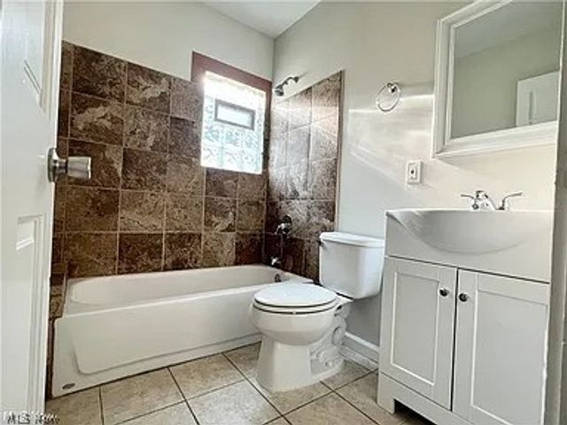 9725 Parkview Avenue, Garfield Heights, OH 44125