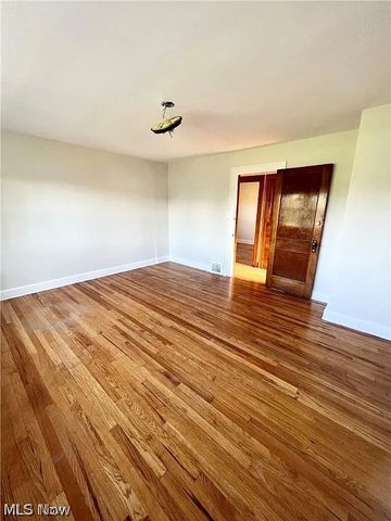 9725 Parkview Avenue, Garfield Heights, OH 44125