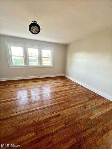 9725 Parkview Avenue, Garfield Heights, OH 44125