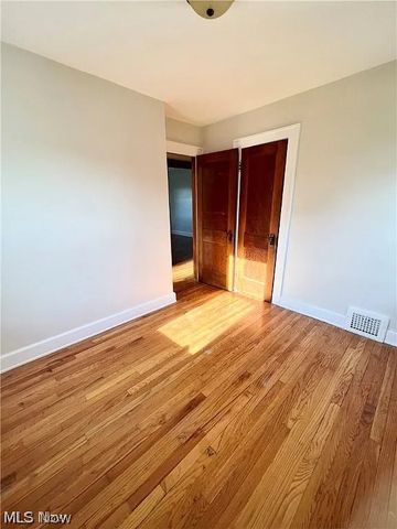 9725 Parkview Avenue, Garfield Heights, OH 44125