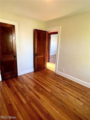 9725 Parkview Avenue, Garfield Heights, OH 44125