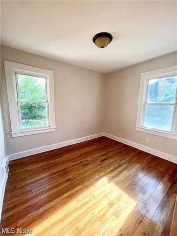 9725 Parkview Avenue, Garfield Heights, OH 44125