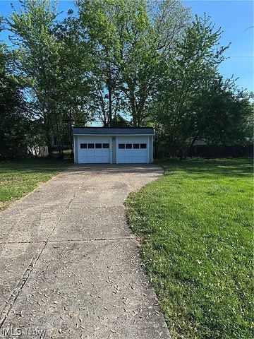 9725 Parkview Avenue, Garfield Heights, OH 44125