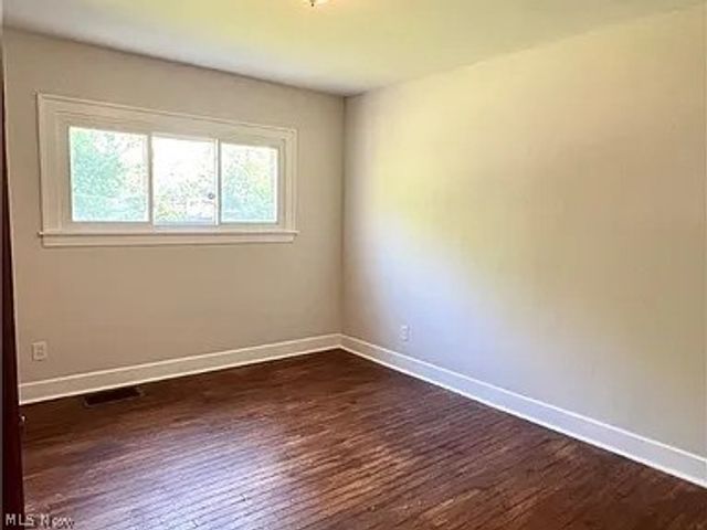 9725 Parkview Avenue, Garfield Heights, OH 44125