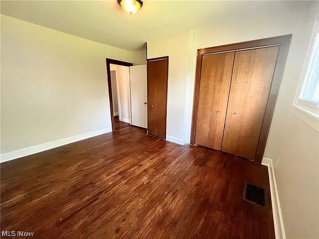 9725 Parkview Avenue, Garfield Heights, OH 44125