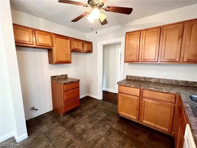 9725 Parkview Avenue, Garfield Heights, OH 44125