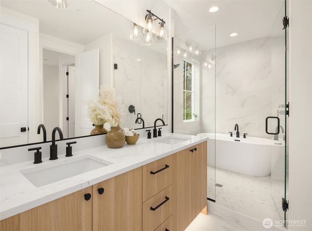 11812 NE 103rd Place, Kirkland, WA 98033