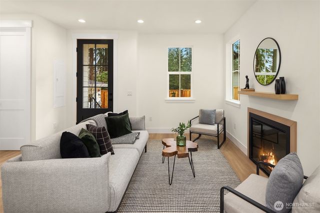 11812 NE 103rd Place, Kirkland, WA 98033