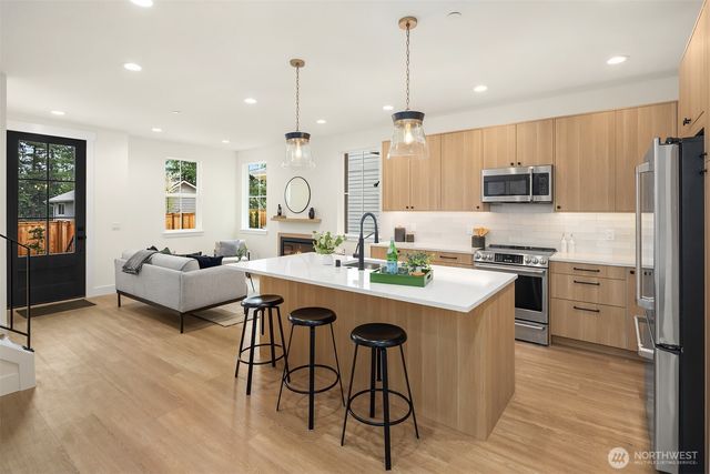 11812 NE 103rd Place, Kirkland, WA 98033