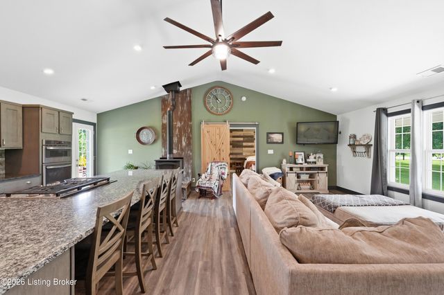 3712 Blossom Dr, La Grange, KY 40031