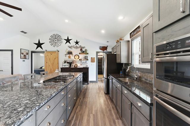 3712 Blossom Dr, La Grange, KY 40031