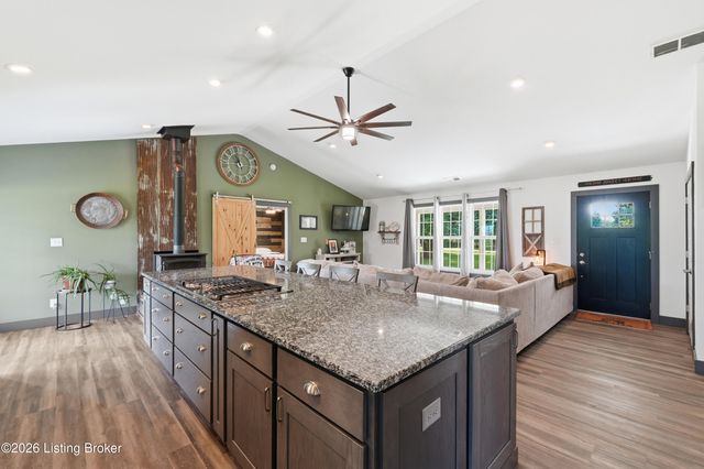3712 Blossom Dr, La Grange, KY 40031
