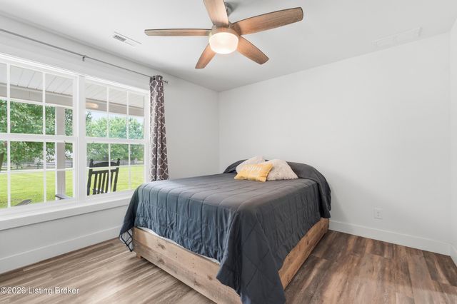 3712 Blossom Dr, La Grange, KY 40031