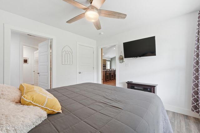 3712 Blossom Dr, La Grange, KY 40031
