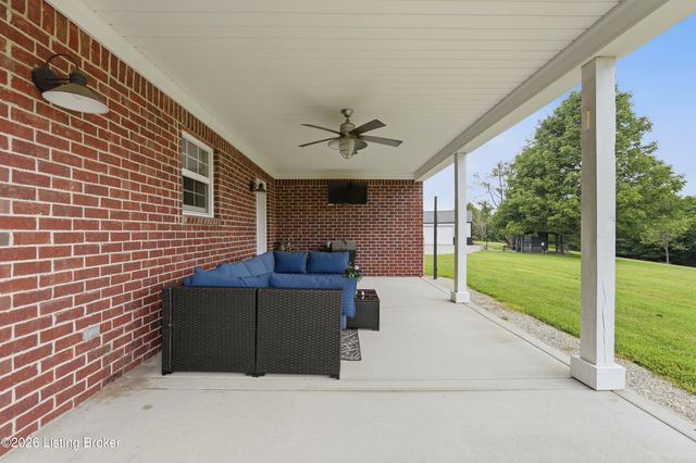 3712 Blossom Dr, La Grange, KY 40031