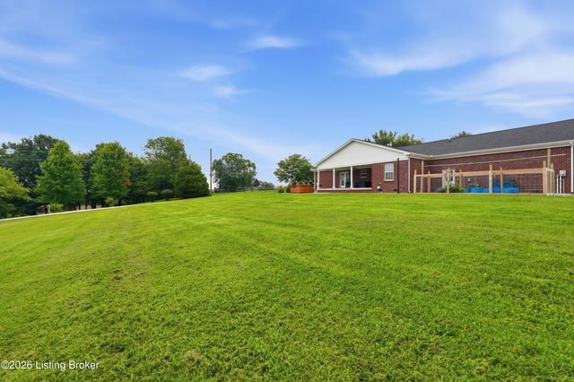 3712 Blossom Dr, La Grange, KY 40031