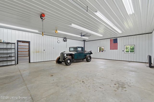 3712 Blossom Dr, La Grange, KY 40031