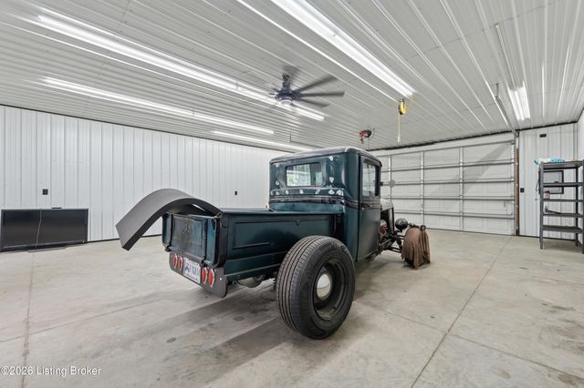 3712 Blossom Dr, La Grange, KY 40031