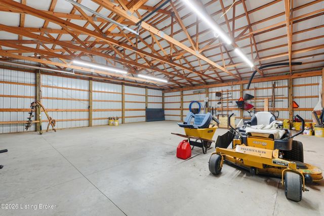 3712 Blossom Dr, La Grange, KY 40031