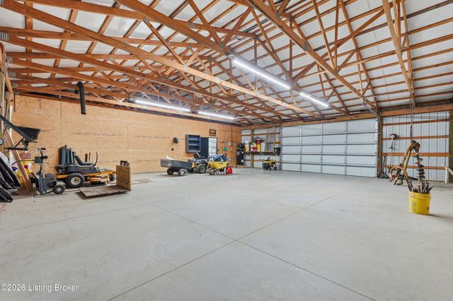 3712 Blossom Dr, La Grange, KY 40031