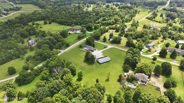 3712 Blossom Dr, La Grange, KY 40031