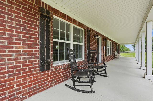 3712 Blossom Dr, La Grange, KY 40031