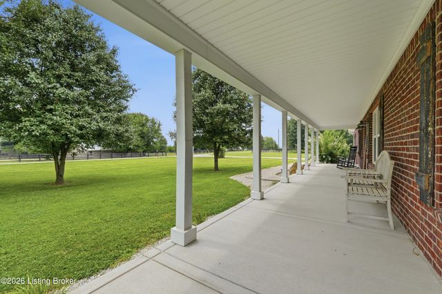 3712 Blossom Dr, La Grange, KY 40031