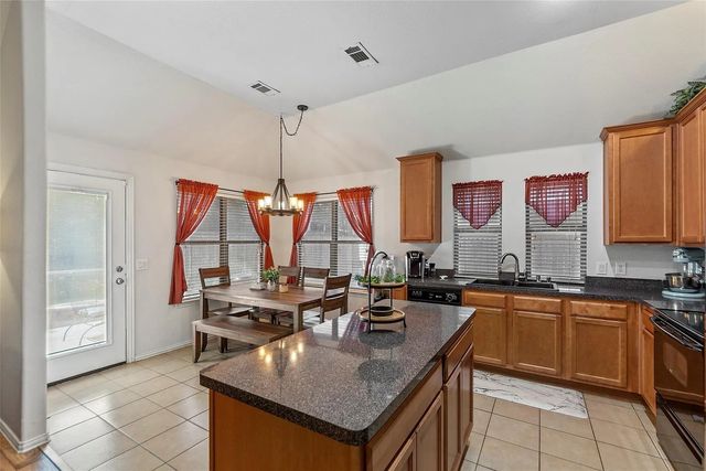 925 Remington Ranch Road, Mansfield, TX 76063
