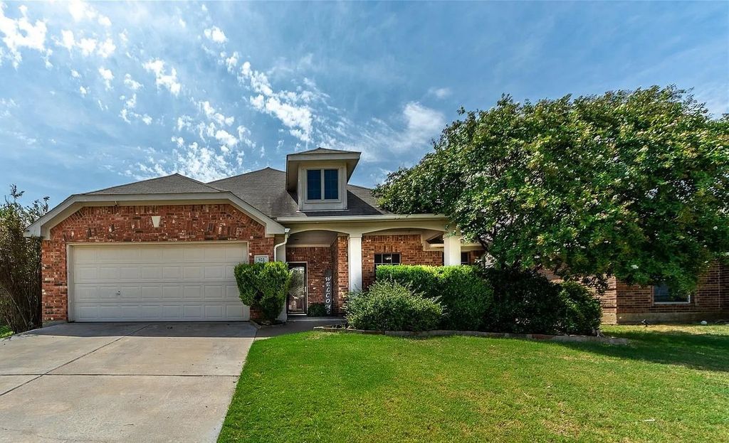 925 Remington Ranch Road, Mansfield, TX 76063