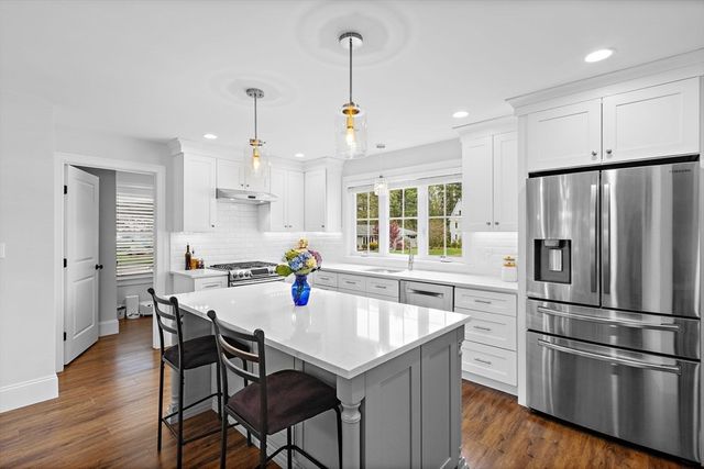 17 Bradford Rd, Natick, MA 01760