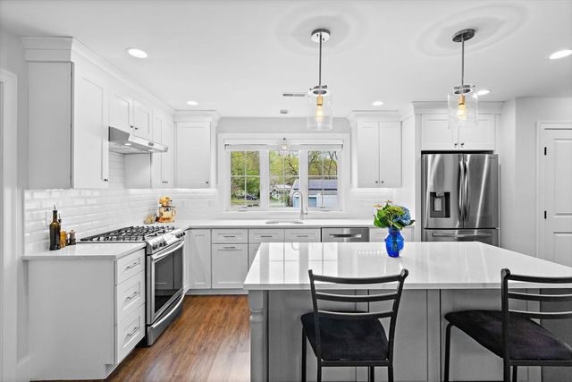 17 Bradford Rd, Natick, MA 01760