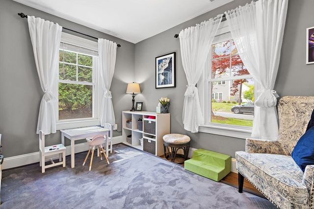 17 Bradford Rd, Natick, MA 01760