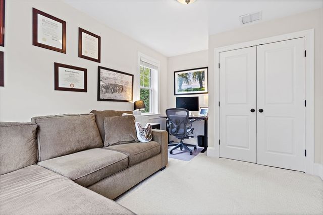 17 Bradford Rd, Natick, MA 01760