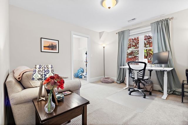 17 Bradford Rd, Natick, MA 01760