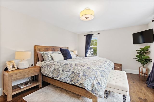 17 Bradford Rd, Natick, MA 01760