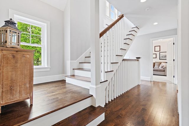17 Bradford Rd, Natick, MA 01760