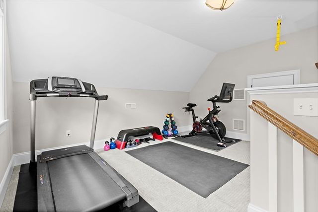 17 Bradford Rd, Natick, MA 01760