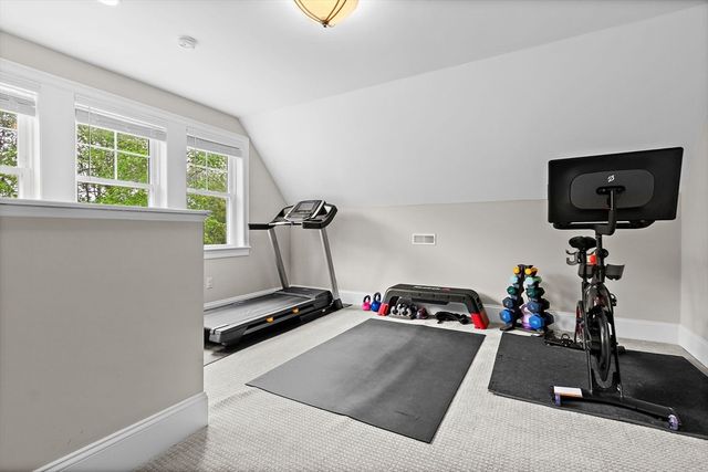 17 Bradford Rd, Natick, MA 01760