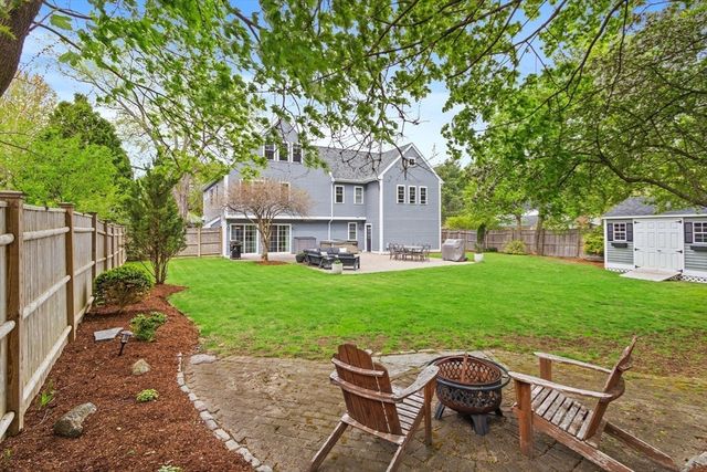 17 Bradford Rd, Natick, MA 01760